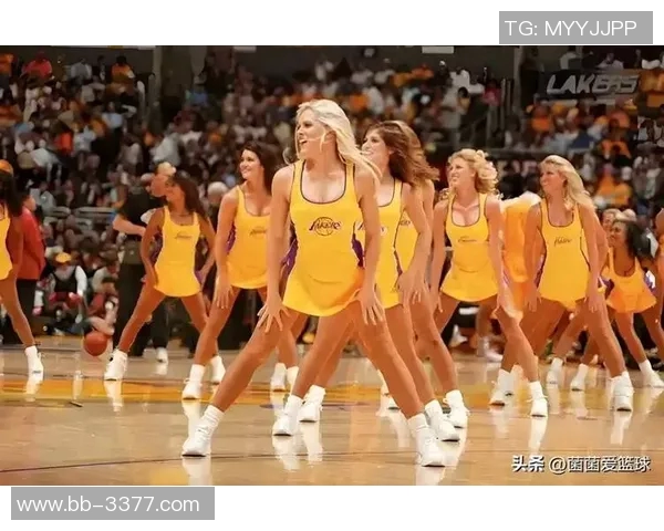 足球场上的女神级球星她们如何用实力诠释帅气与魅力 足球场上的女神级球星她们如何用实力诠释帅气与魅力